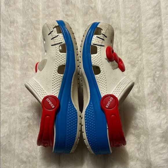 Hello Kitty Crocs - Picture 7 of 13